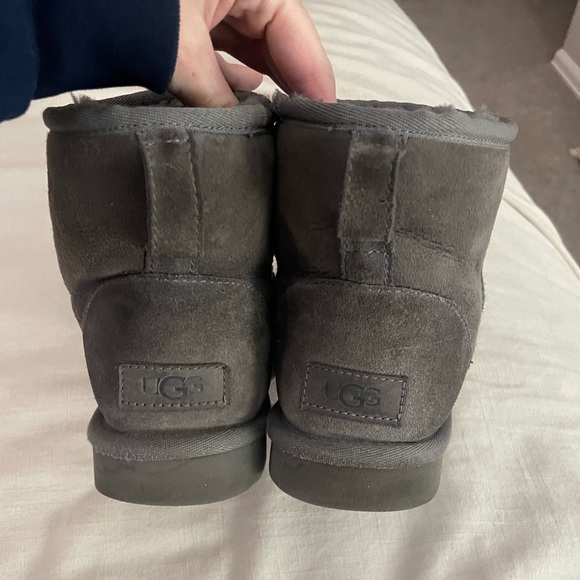 Ugg classic mini boot in grey, size 7 - Picture 5 of 6